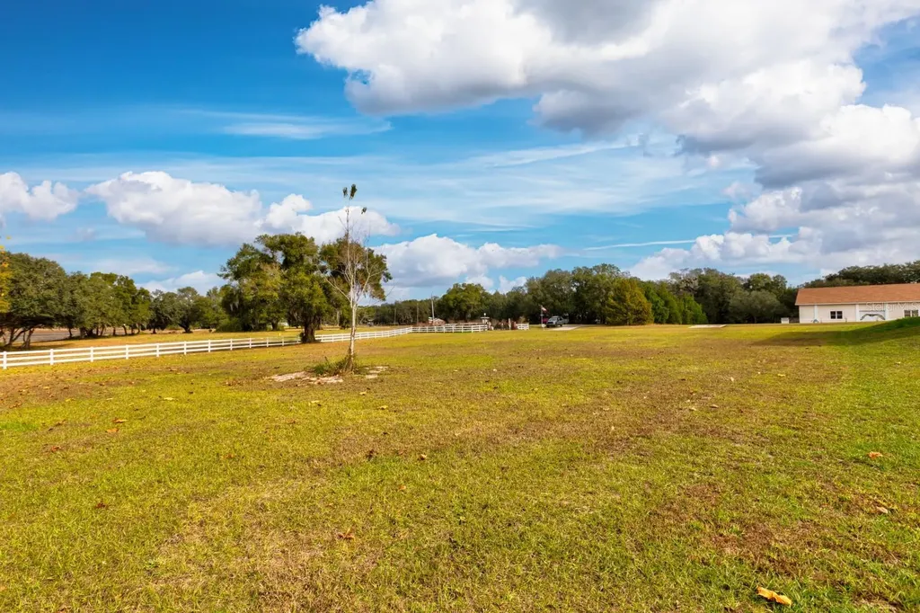 17520 SE 159th Terrace Weirsdale FL 32195