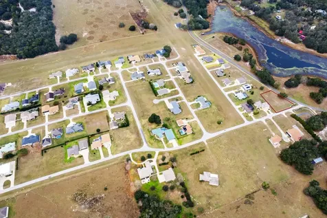 17520 SE 159th Terrace Weirsdale FL 32195