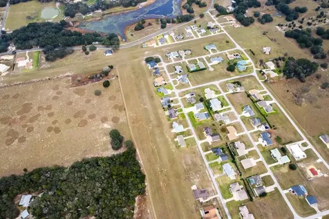 17520 SE 159th Terrace Weirsdale FL 32195