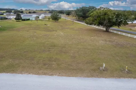 17520 SE 159th Terrace Weirsdale FL 32195