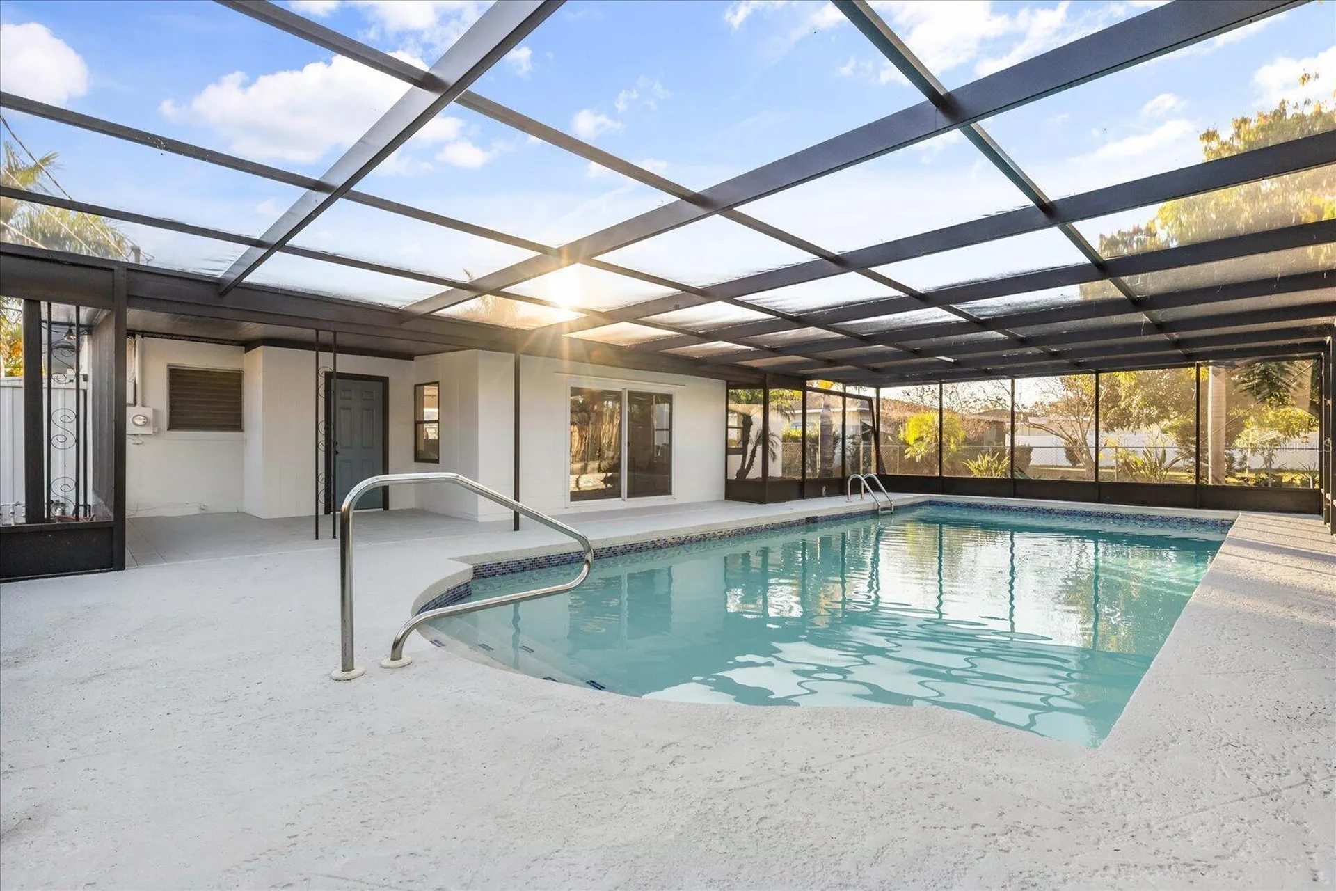 6072 15th Way N St Petersburg FL 33703
