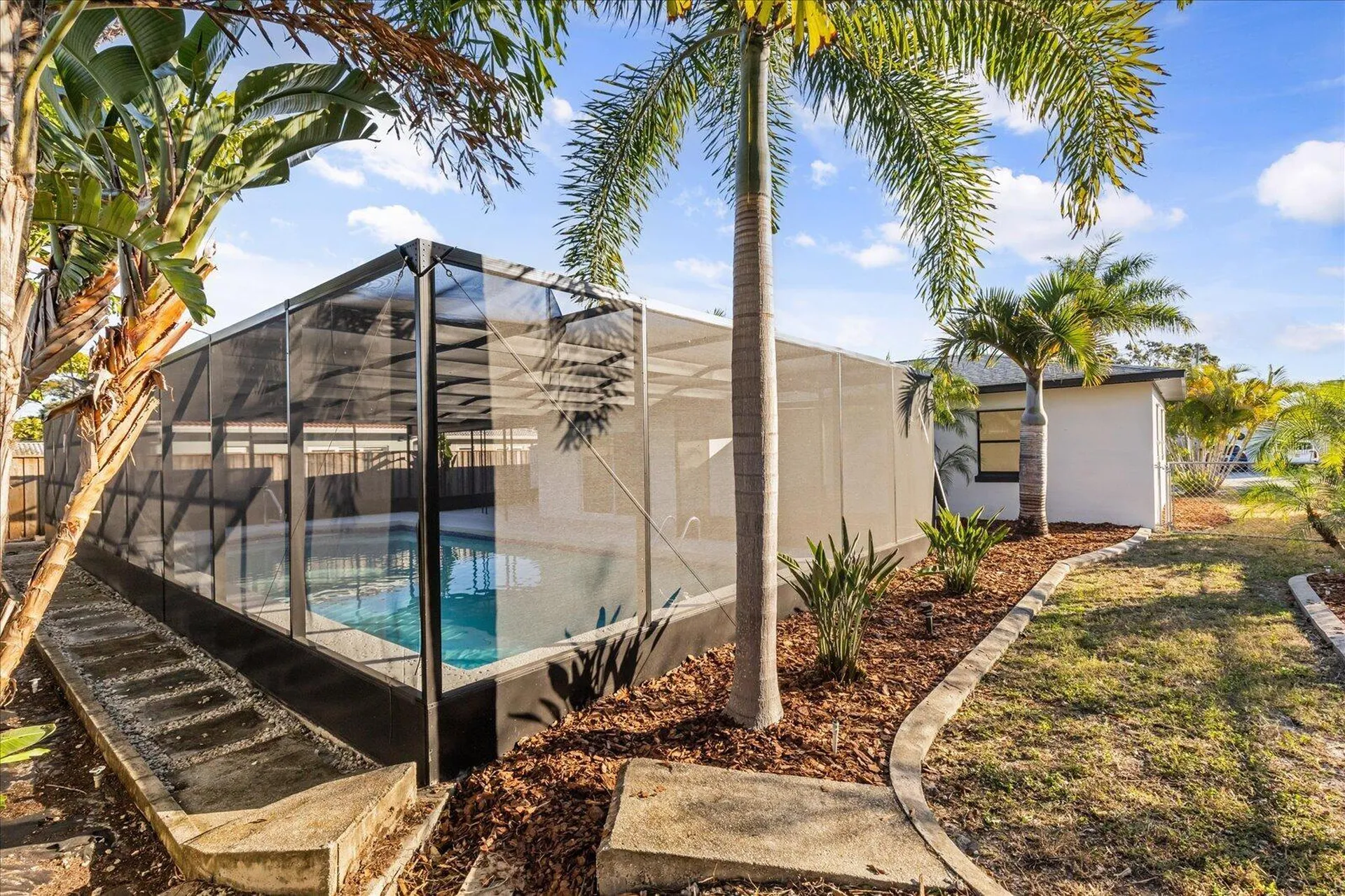 6072 15th Way N St Petersburg FL 33703