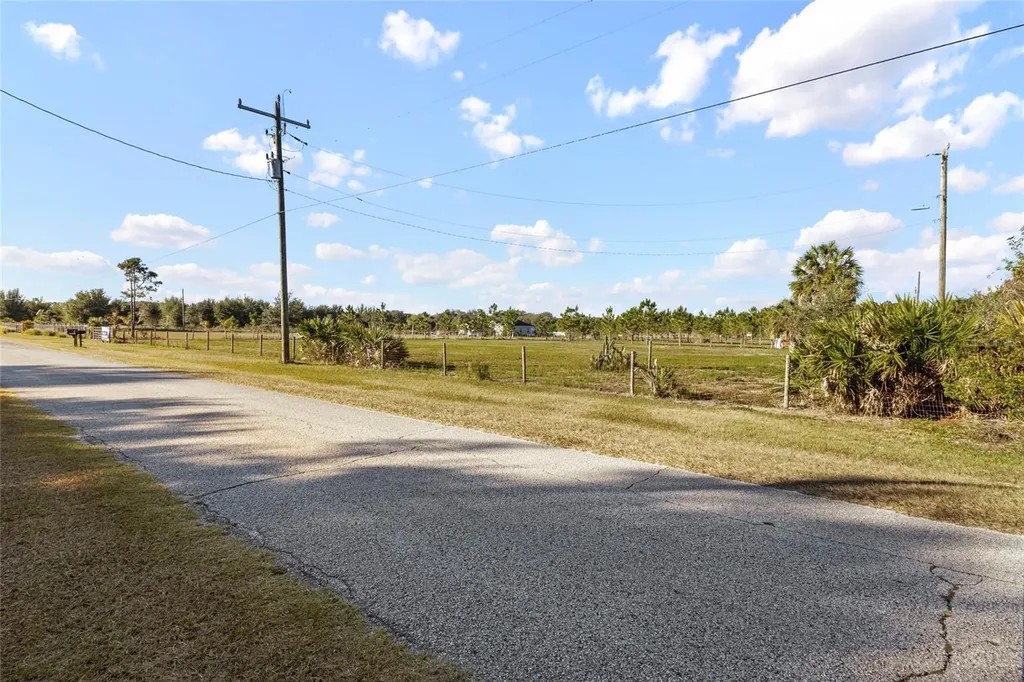 18121 Bethlehem Road Lithia FL 33547