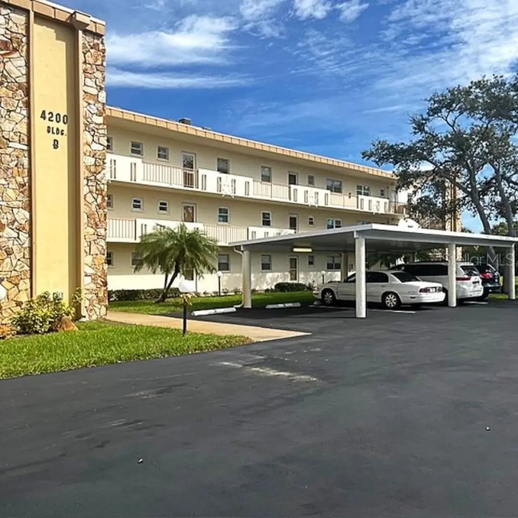 4200 SW Ironwood Circle Bradenton FL 34209