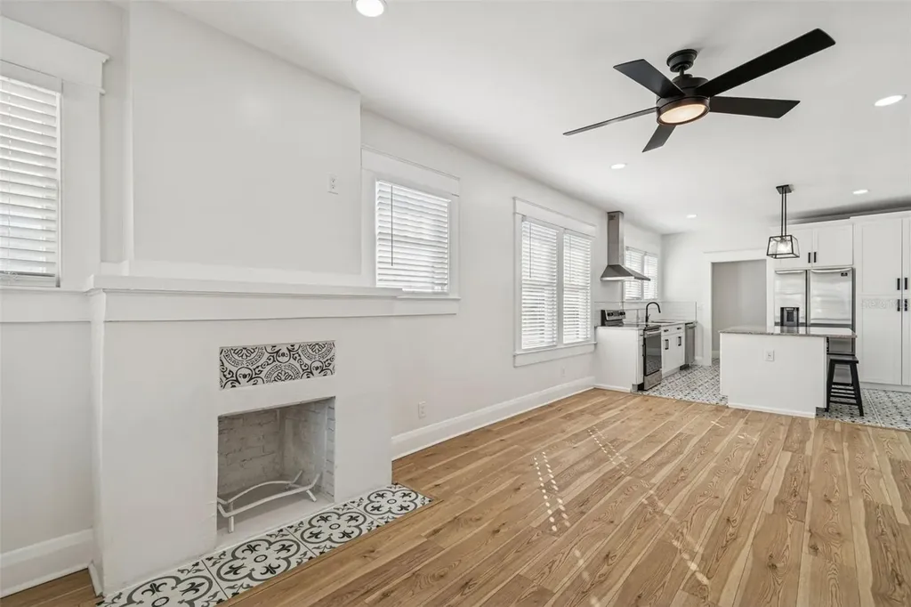 511 E Stratford Avenue Tampa FL 33603