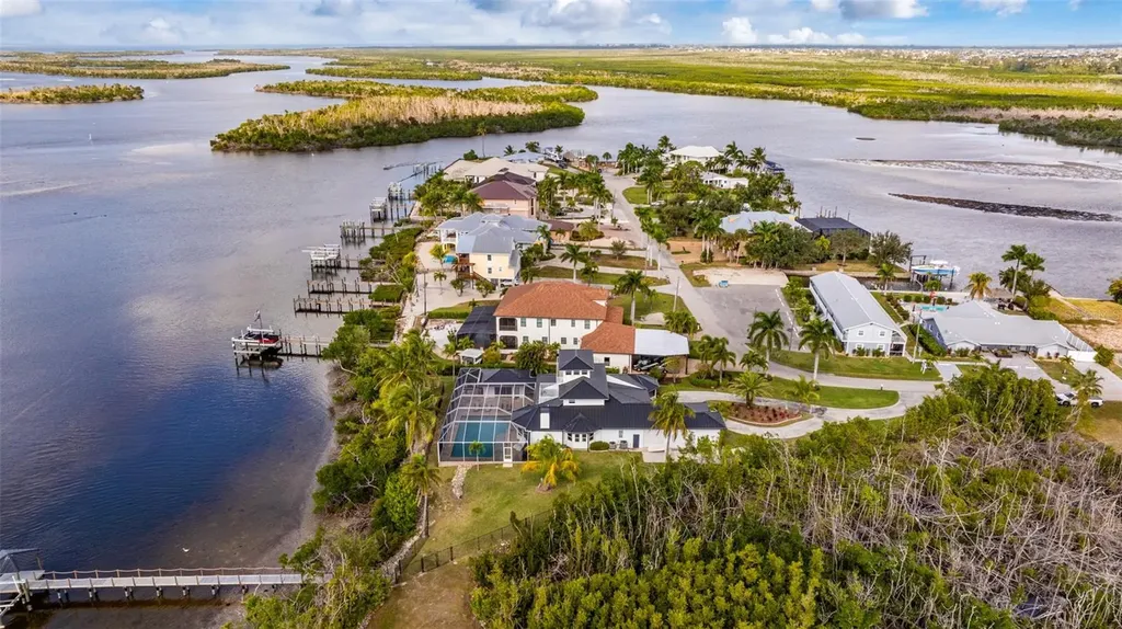 12201 Shoreview Drive Matlacha FL 33993