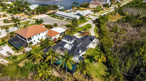 12201 Shoreview Drive Matlacha FL 33993