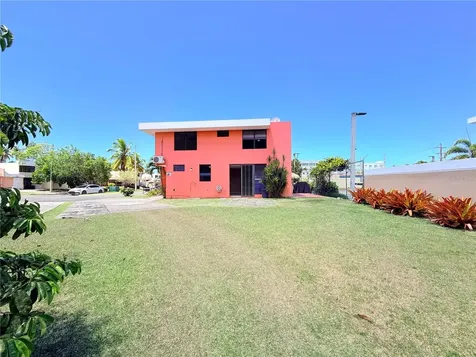152 Plaza Virgen Gorda Luquillo PR 00773