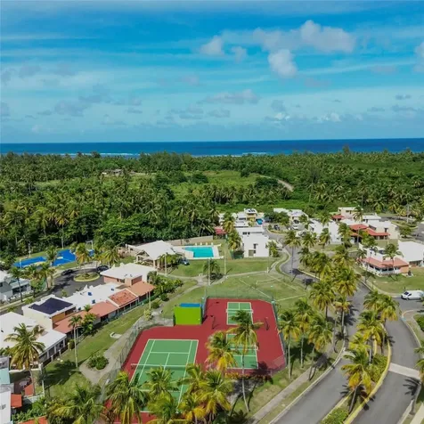 152 Plaza Virgen Gorda Luquillo PR 00773
