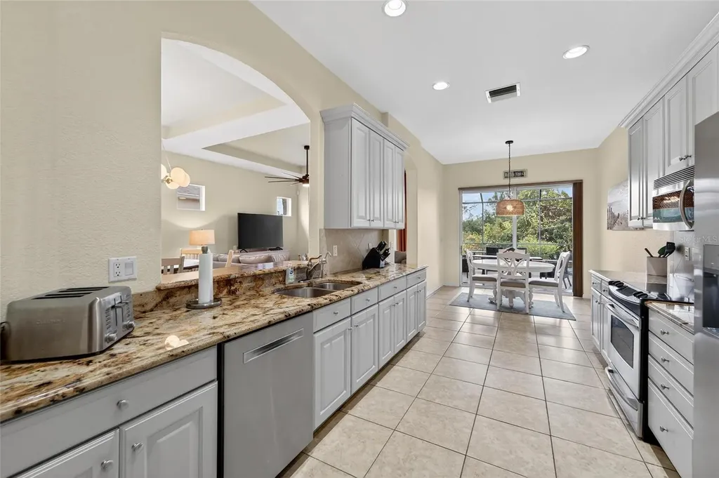 1032 Regal Manor Way Sun City Center FL 33573