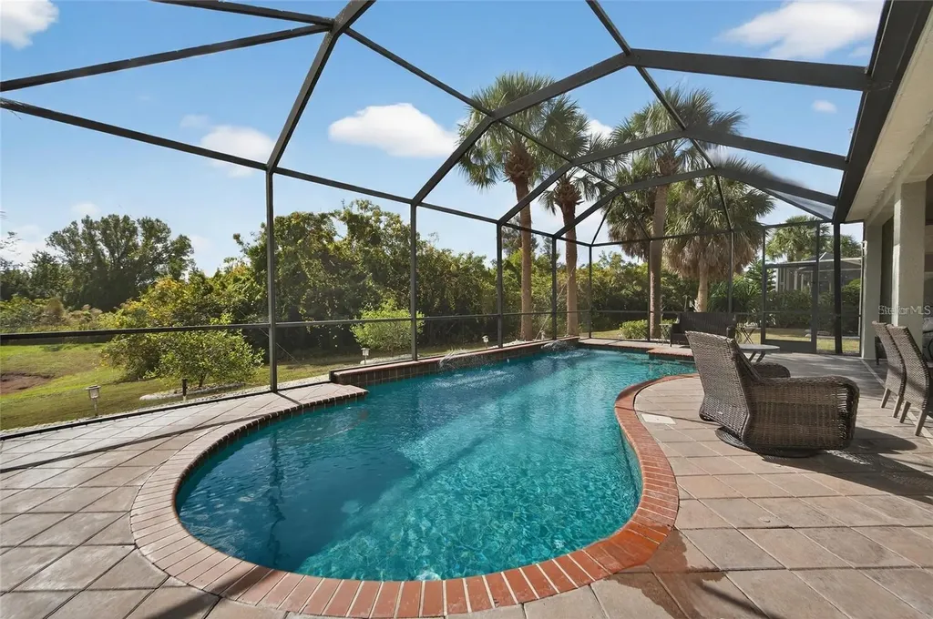 1032 Regal Manor Way Sun City Center FL 33573