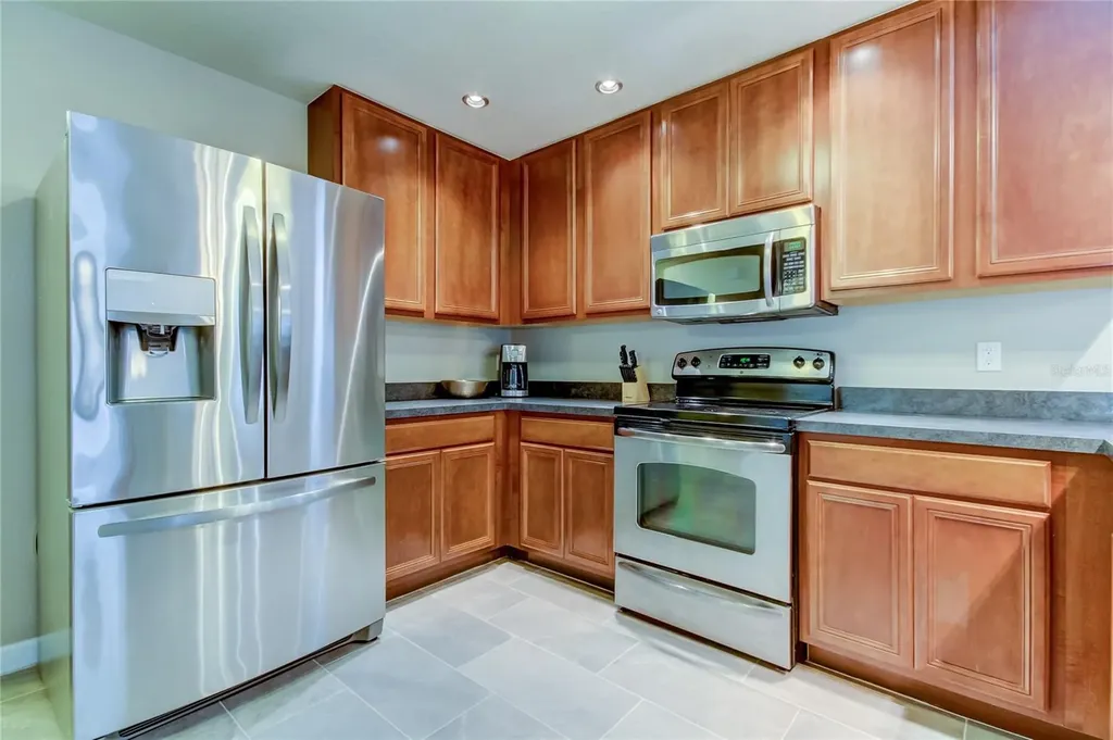 2123 W Spruce Street Tampa FL 33607
