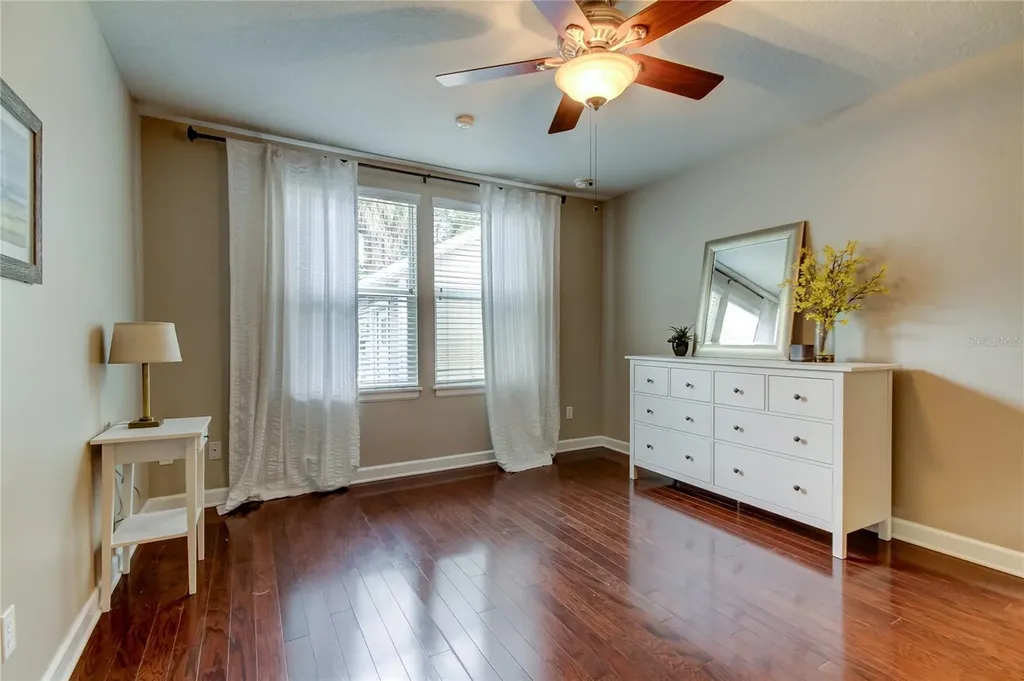 2123 W Spruce Street Tampa FL 33607