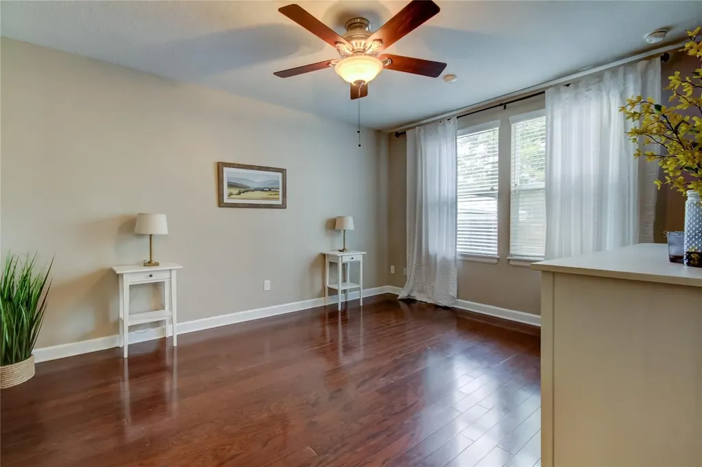 2123 W Spruce Street Tampa FL 33607