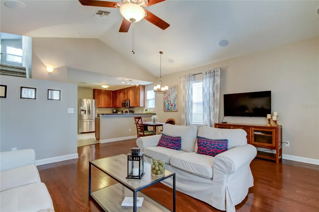 2123 W Spruce Street Tampa FL 33607