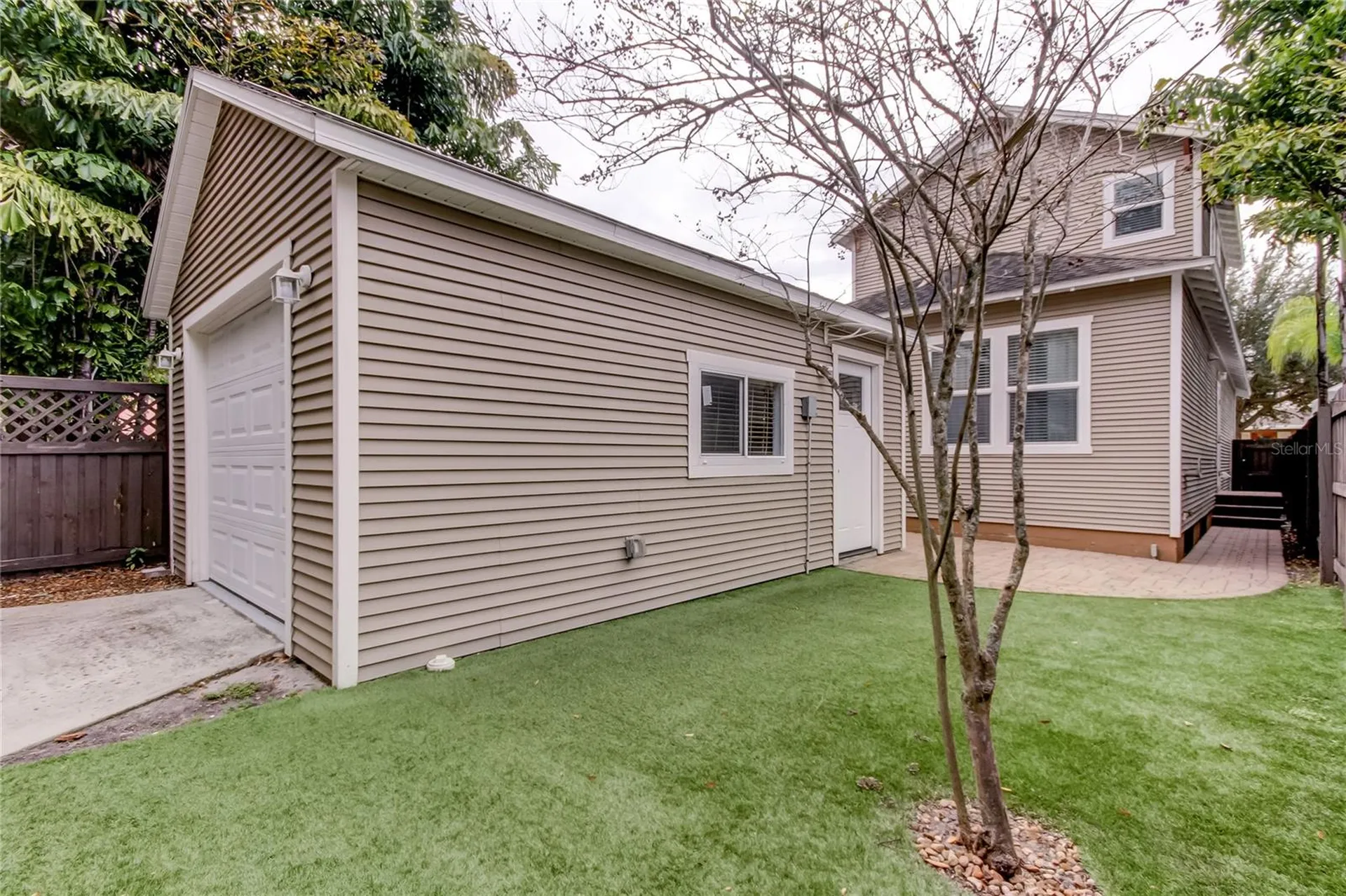 2123 W Spruce Street Tampa FL 33607
