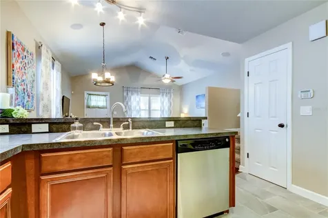 2123 W Spruce Street Tampa FL 33607