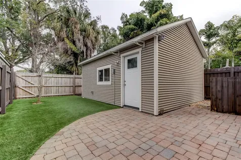 2123 W Spruce Street Tampa FL 33607