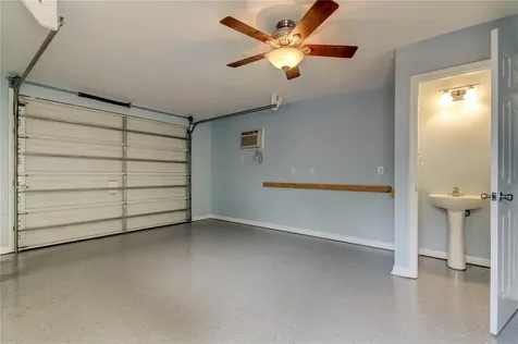 2123 W Spruce Street Tampa FL 33607