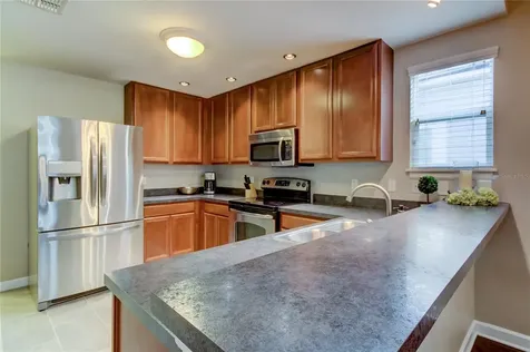 2123 W Spruce Street Tampa FL 33607