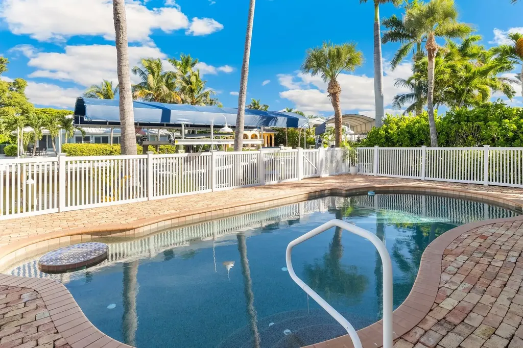 161 1st Street E Boca Grande FL 33921