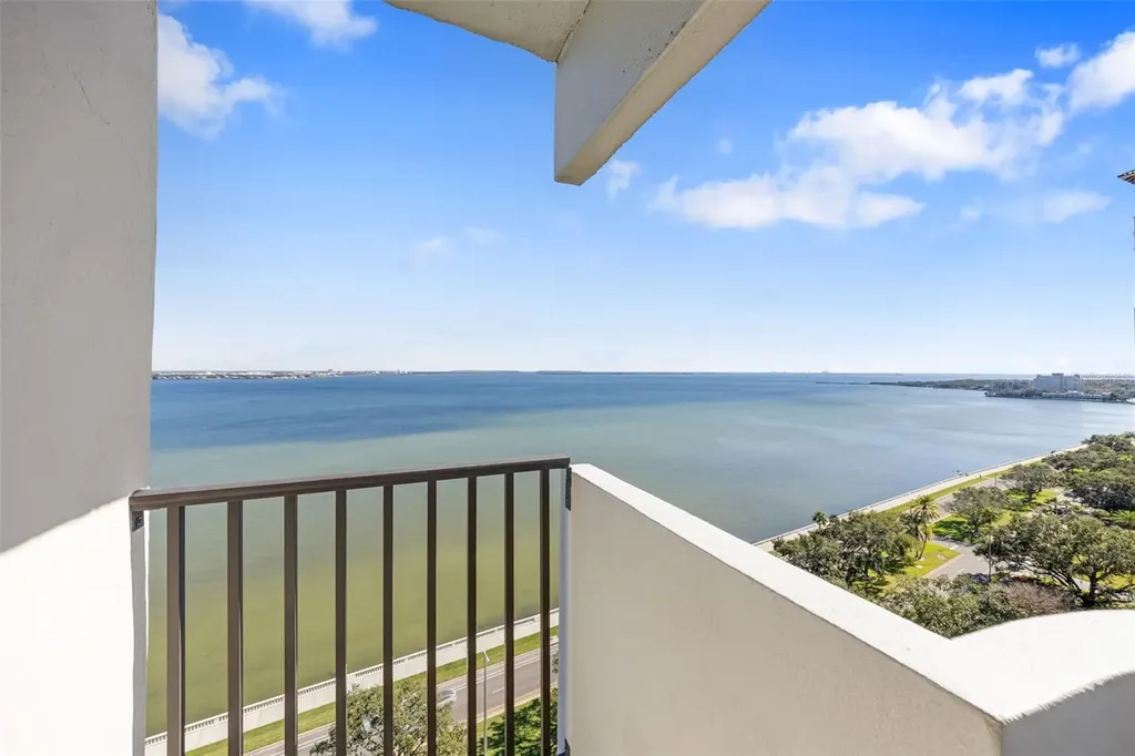 4141 Bayshore Boulevard Tampa FL 33611