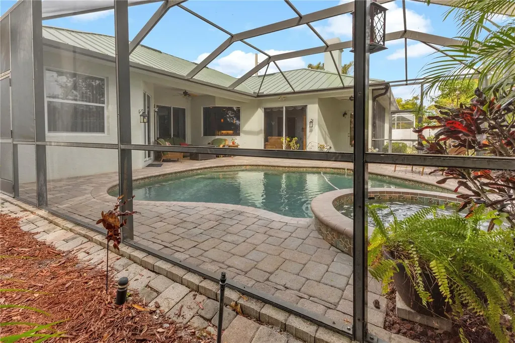 5311 Nathaniel Place Sarasota FL 34233