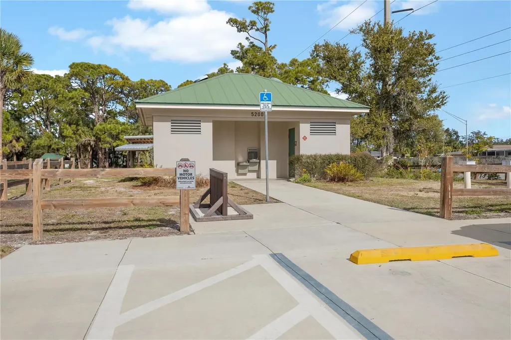 5311 Nathaniel Place Sarasota FL 34233