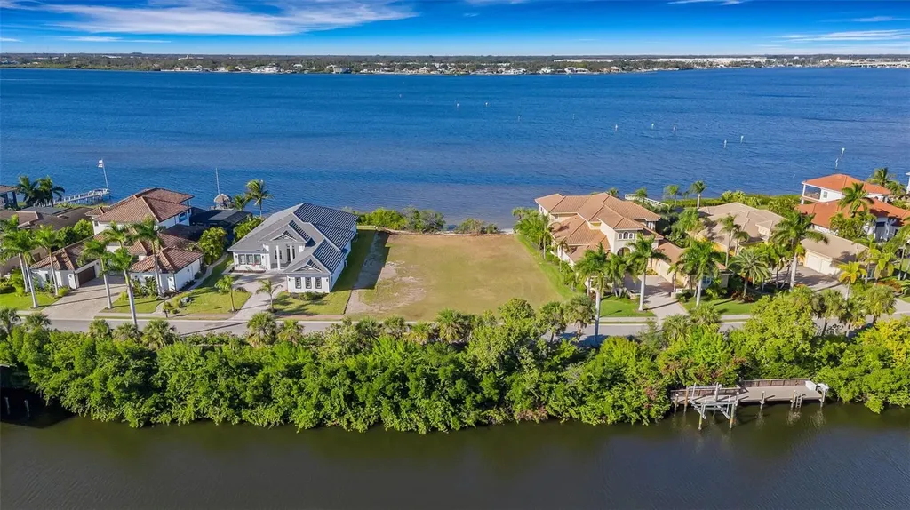 4111 Hawk Island Drive Bradenton FL 34208