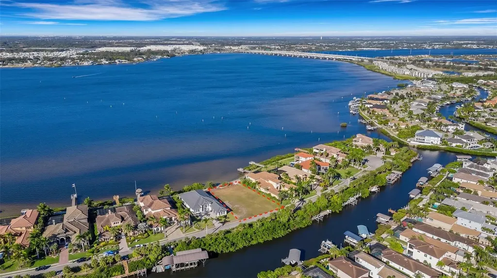 4111 Hawk Island Drive Bradenton FL 34208