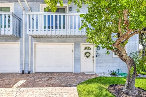 742 Laurel Bay Circle New Smyrna Beach FL 32169