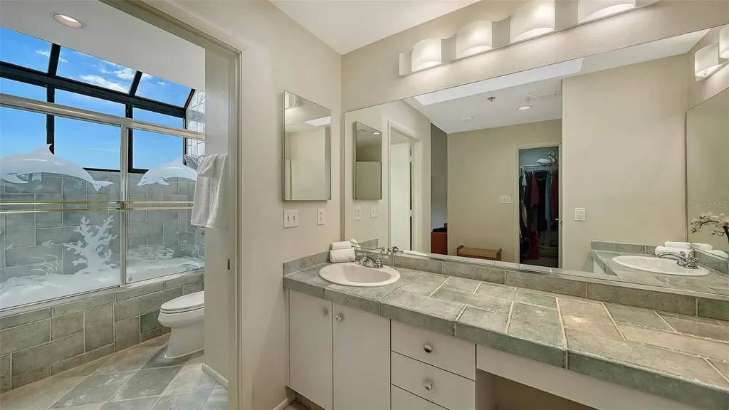 1916 Harbourside Drive Longboat Key FL 34228