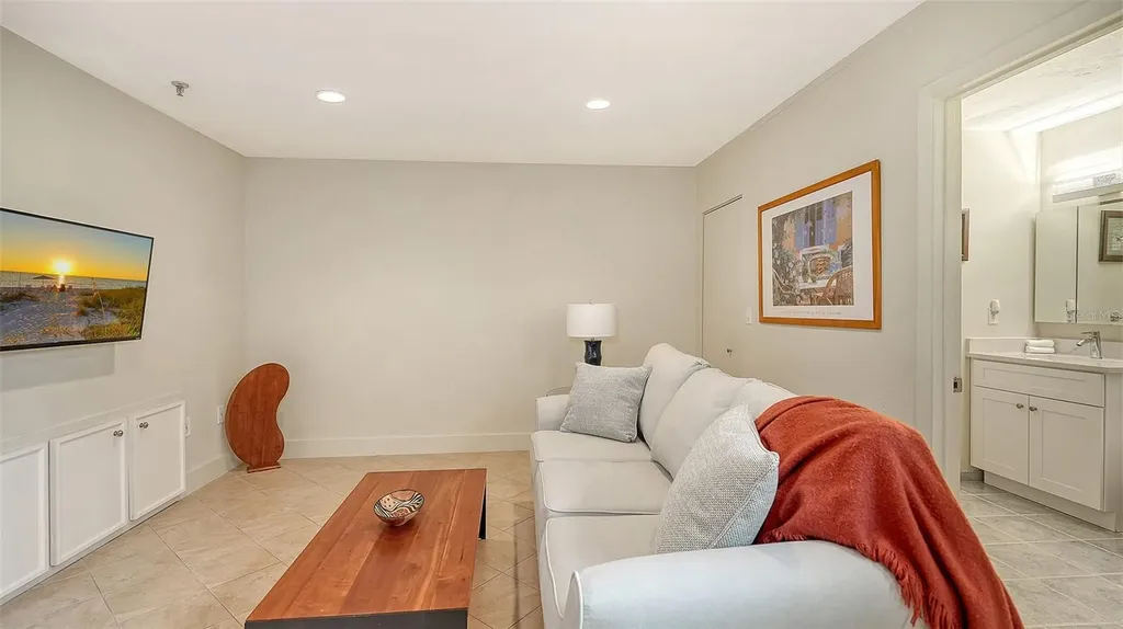 1916 Harbourside Drive Longboat Key FL 34228