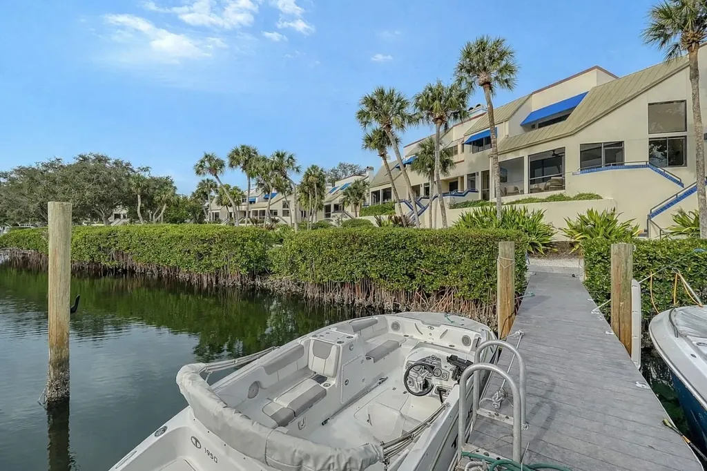 1916 Harbourside Drive Longboat Key FL 34228