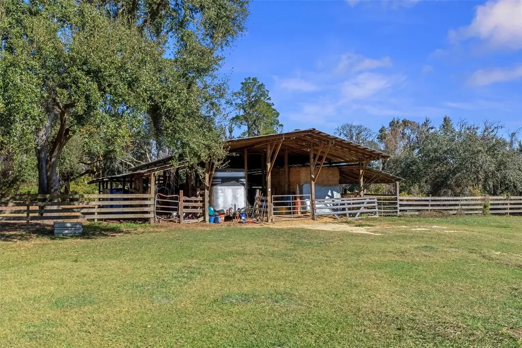 27910 Debbie Road Okahumpka FL 34762