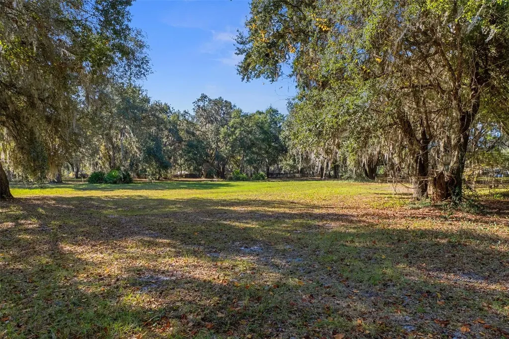 27910 Debbie Road Okahumpka FL 34762