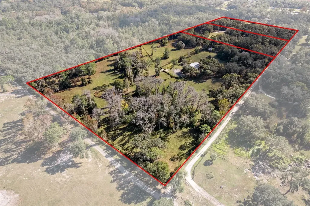 27910 Debbie Road Okahumpka FL 34762