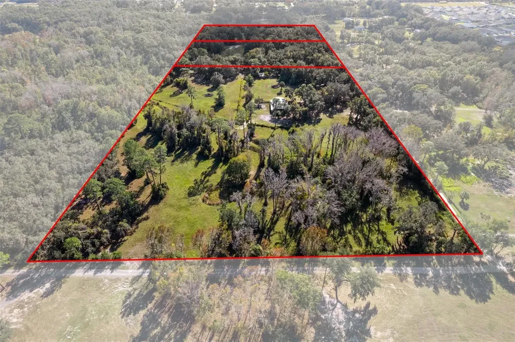 27910 Debbie Road Okahumpka FL 34762