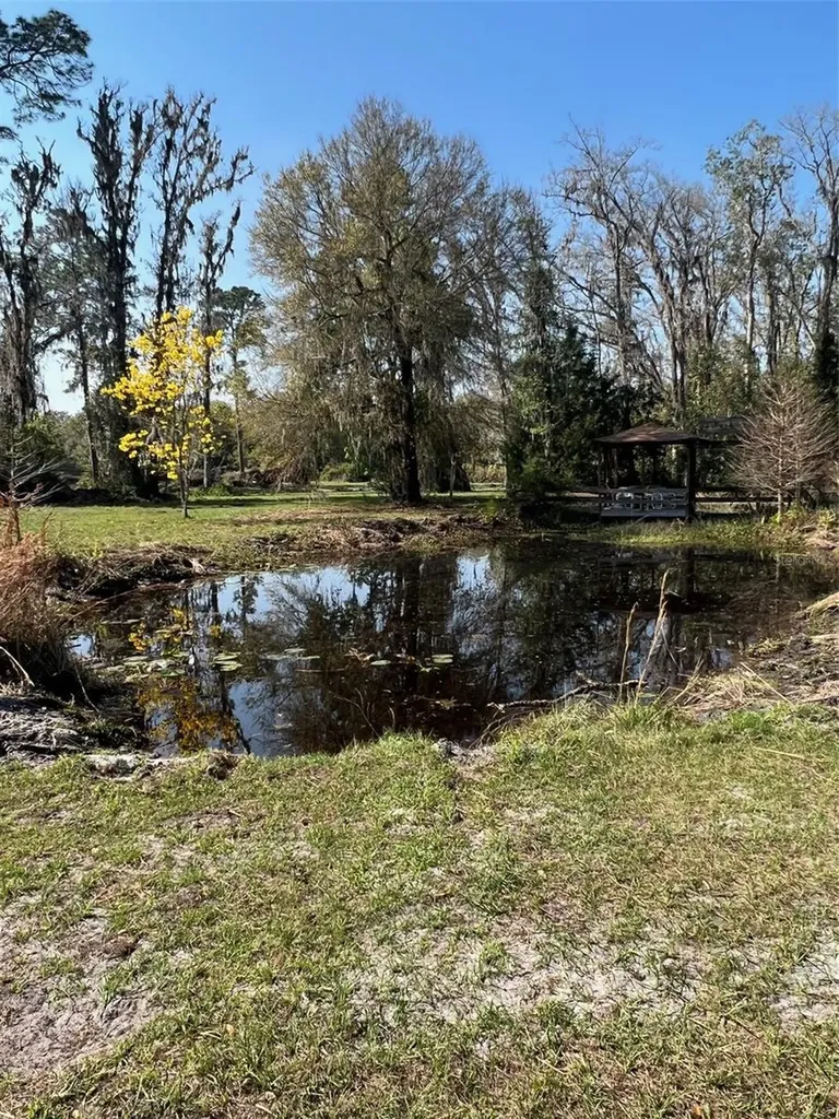 27910 Debbie Road Okahumpka FL 34762