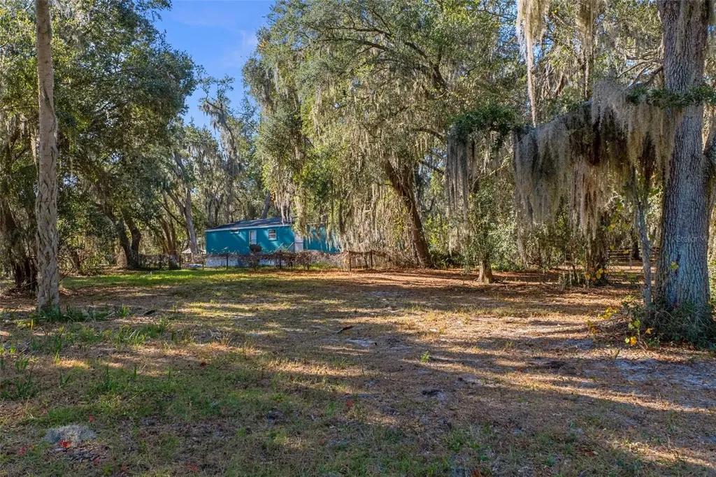 27910 Debbie Road Okahumpka FL 34762