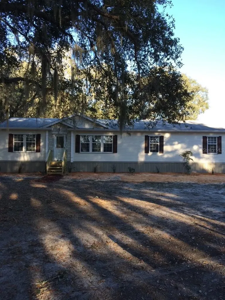 27910 Debbie Road Okahumpka FL 34762