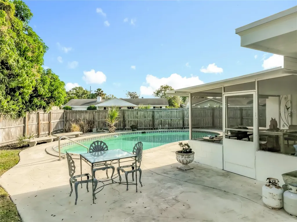 415 Hermitage Drive Altamonte Springs FL 32701