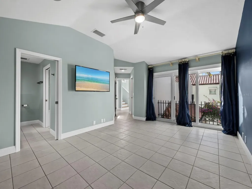 200 Cocoanut Avenue Sarasota FL 34236