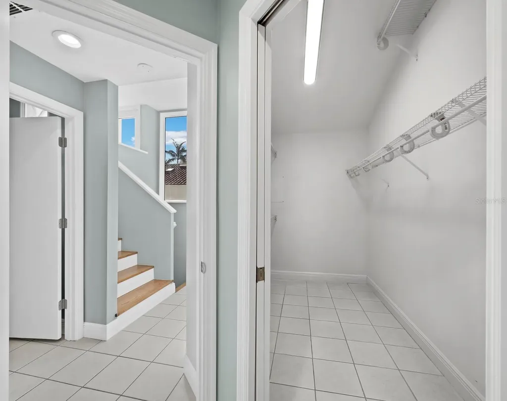 200 Cocoanut Avenue Sarasota FL 34236