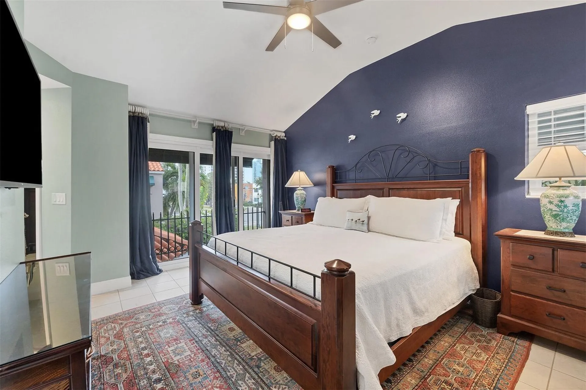 200 Cocoanut Avenue Sarasota FL 34236