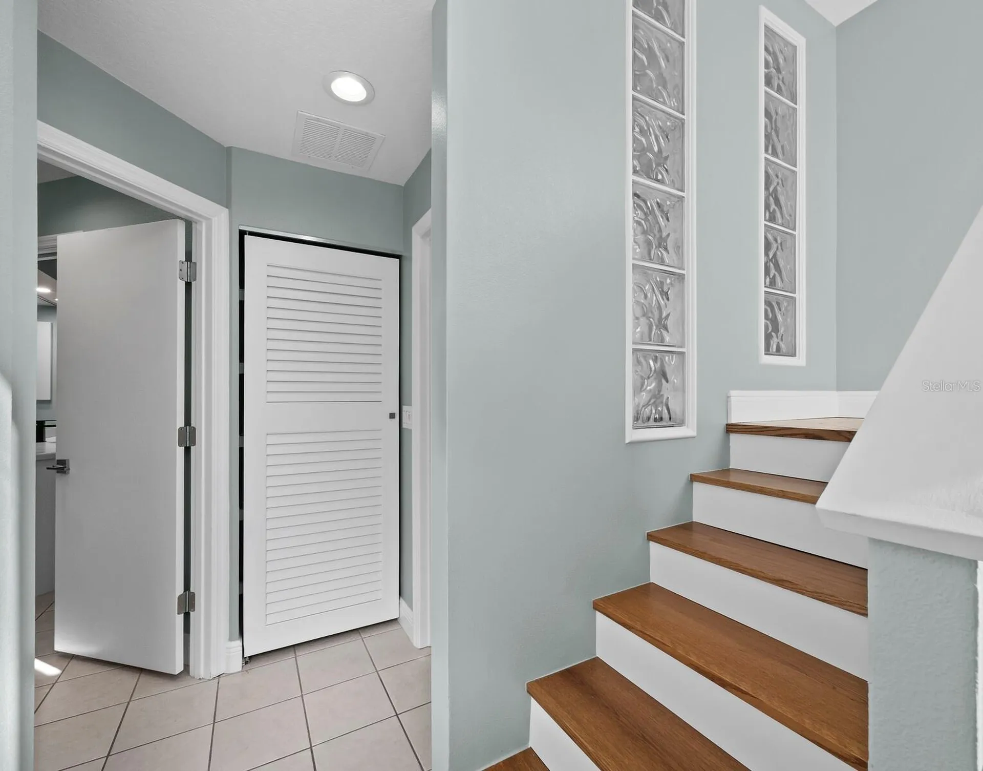 200 Cocoanut Avenue Sarasota FL 34236