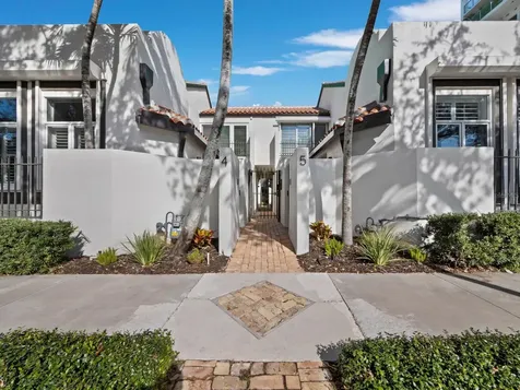 200 Cocoanut Avenue Sarasota FL 34236