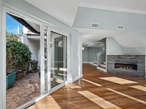 200 Cocoanut Avenue Sarasota FL 34236