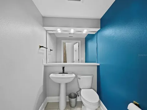 200 Cocoanut Avenue Sarasota FL 34236