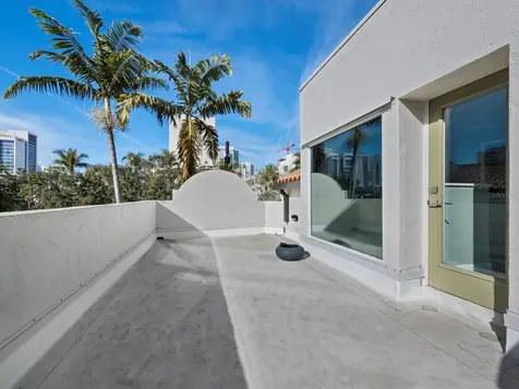 200 Cocoanut Avenue Sarasota FL 34236